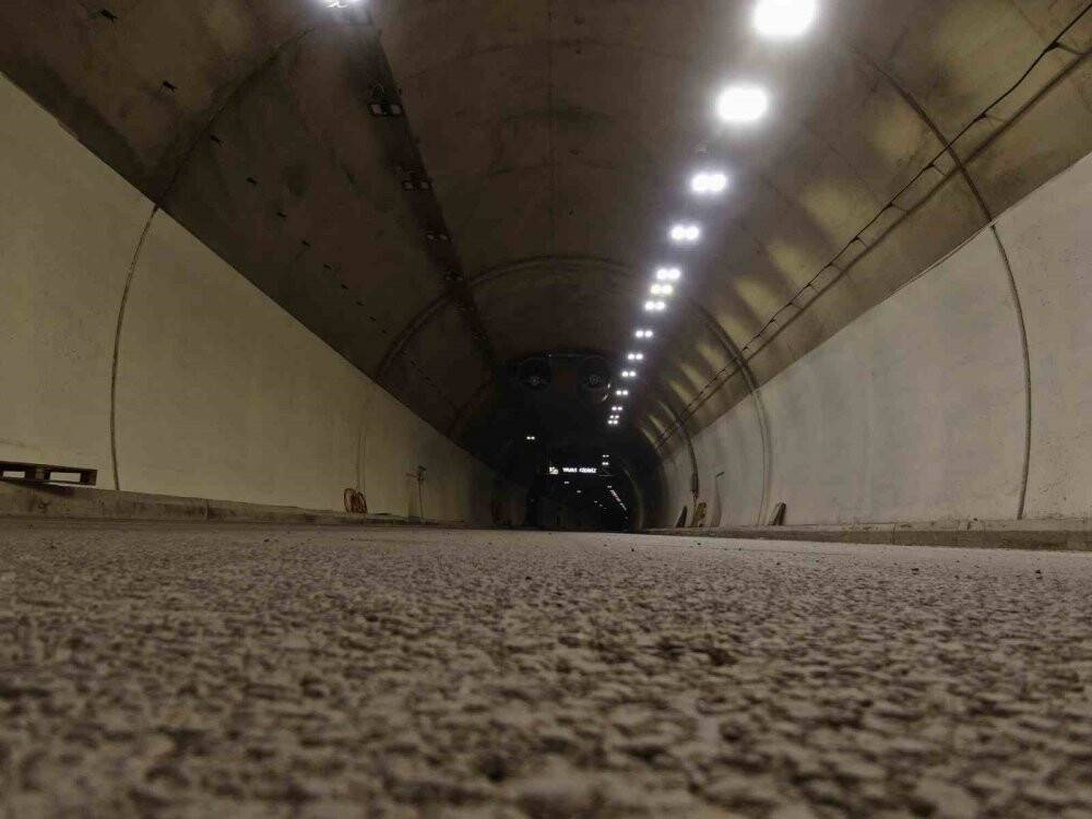 Dünyanın üçüncü, Avrupa’nın en uzun çift tüplü karayolu tünelinin açılışında geri sayım