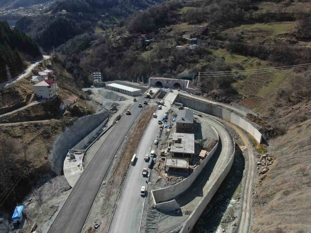 Dünyanın üçüncü, Avrupa’nın en uzun çift tüplü karayolu tünelinin açılışında geri sayım