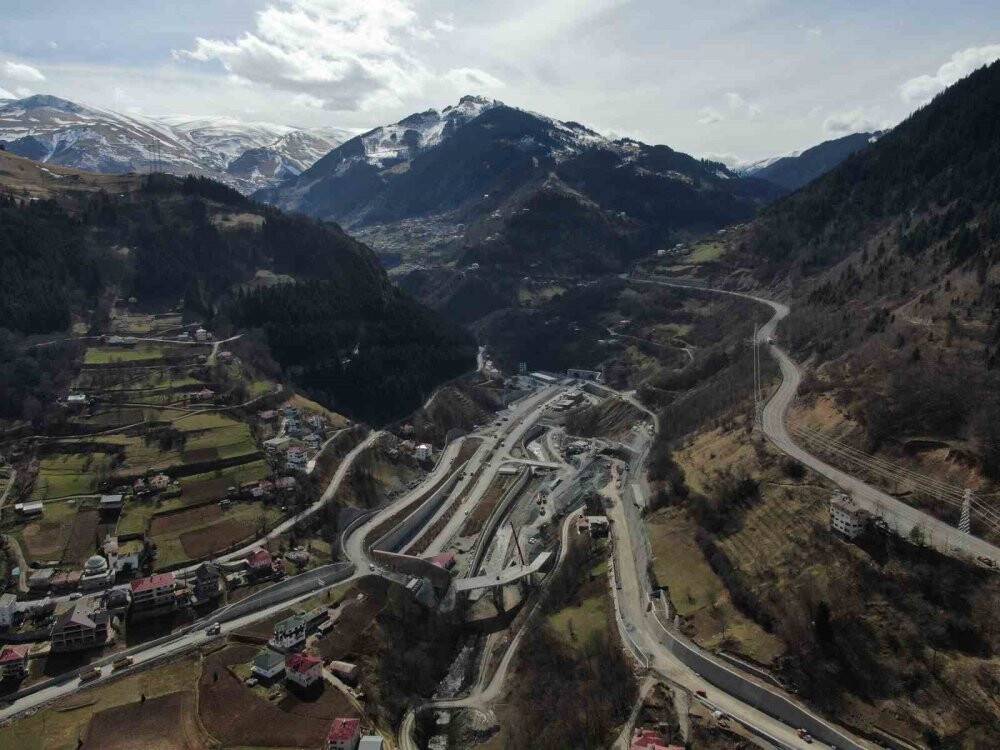 Dünyanın üçüncü, Avrupa’nın en uzun çift tüplü karayolu tünelinin açılışında geri sayım