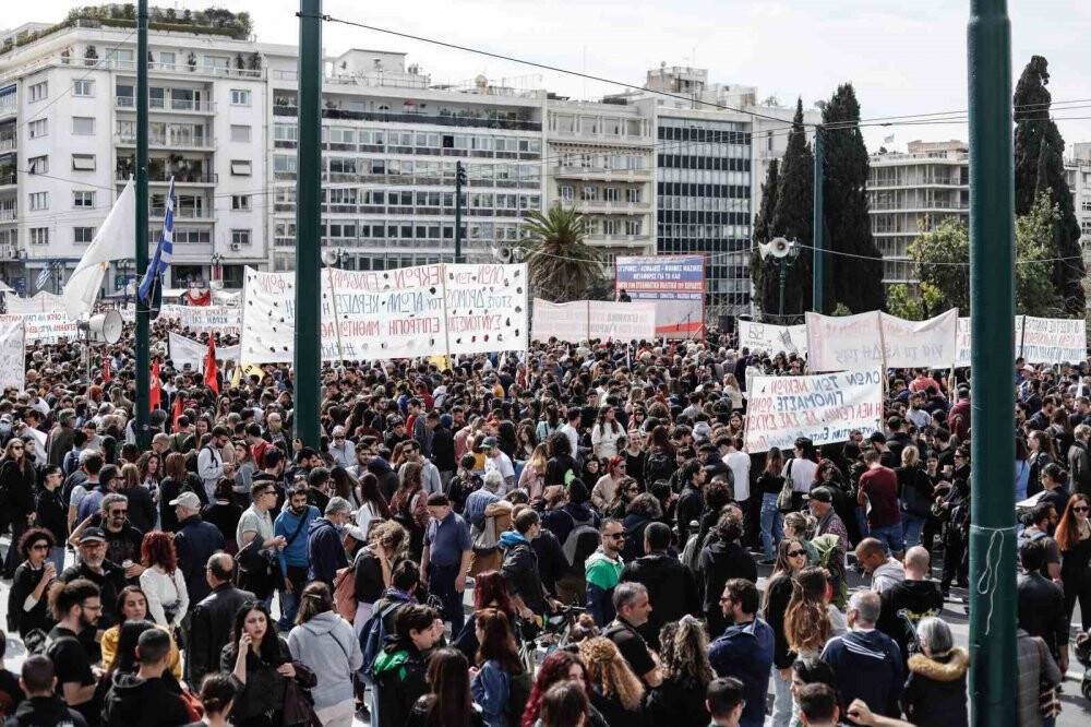 Yunanistan’da tren kazası protestoları devam ediyor