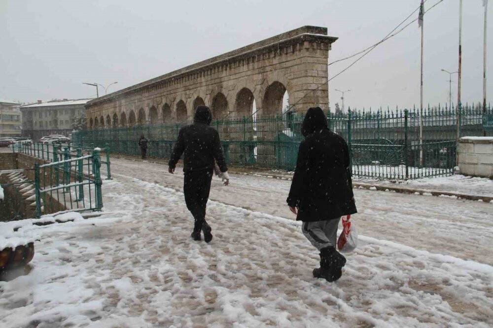 Beyşehir'de avlanmaya “kar” molası