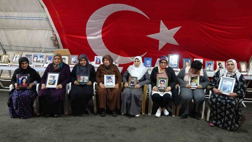 Evlatlarını Kandil’den istiyorlar