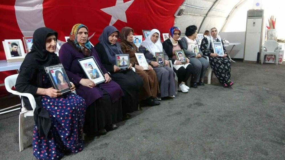 Evlatlarını Kandil’den istiyorlar