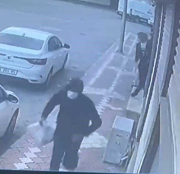 Maskeli şahıstan, 2.5 milyon TL’lik vurgun