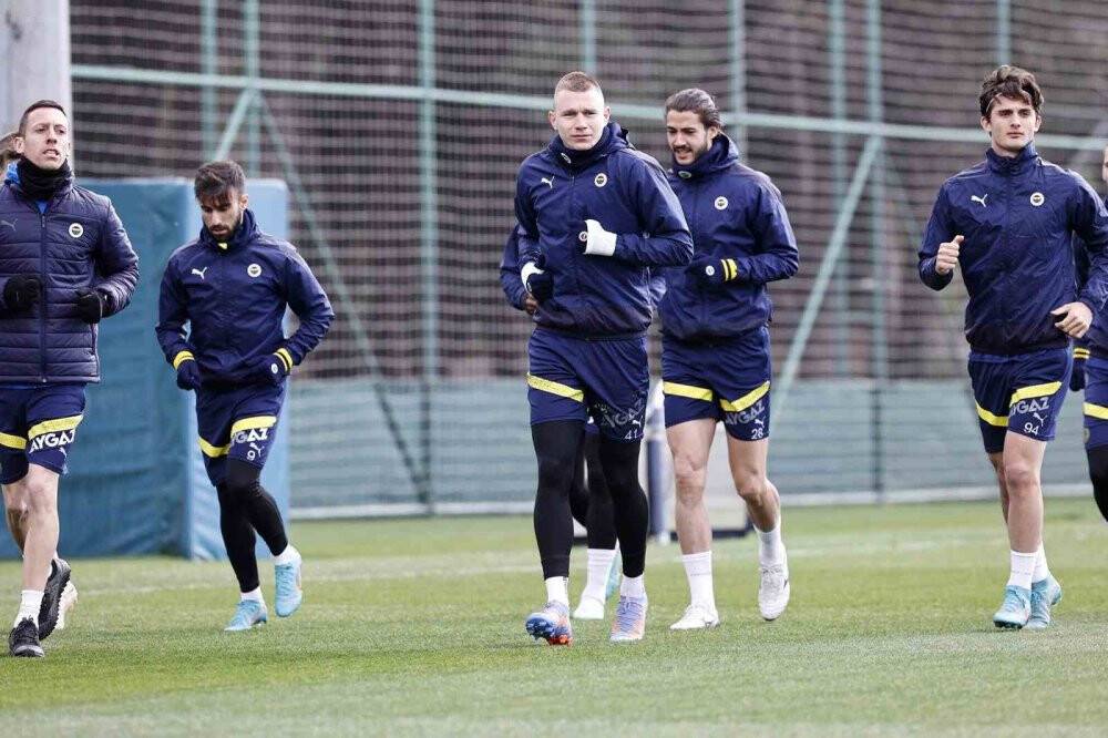 Sevilla mesaisi sürüyor