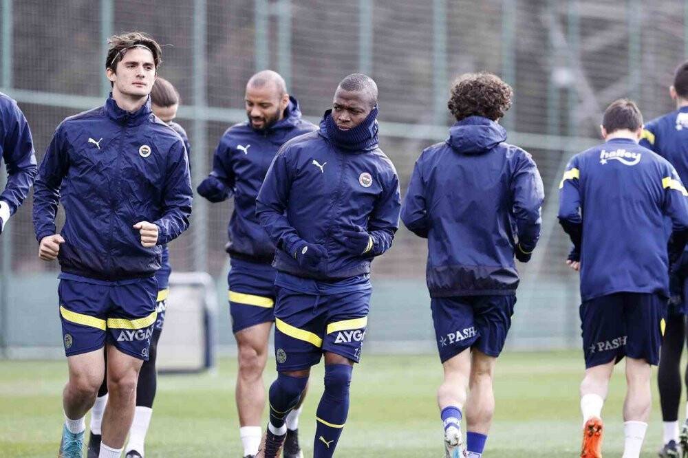 Sevilla mesaisi sürüyor