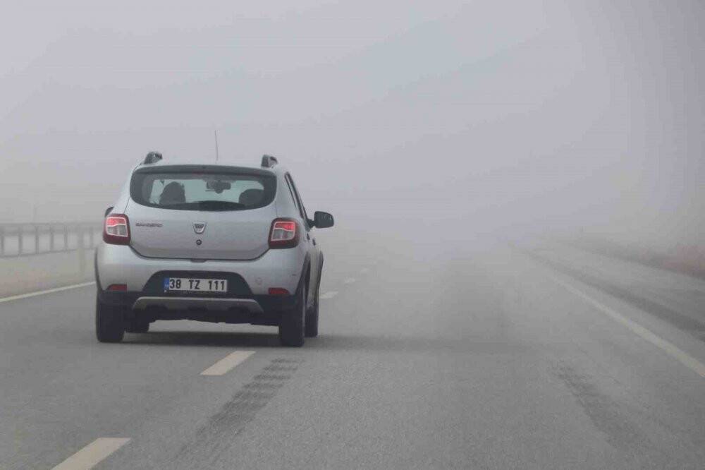Aksaray-Konya yolunda yoğun sis