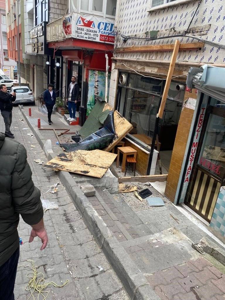 İstanbul’da dehşet anları: Kıl payı kurtuldular