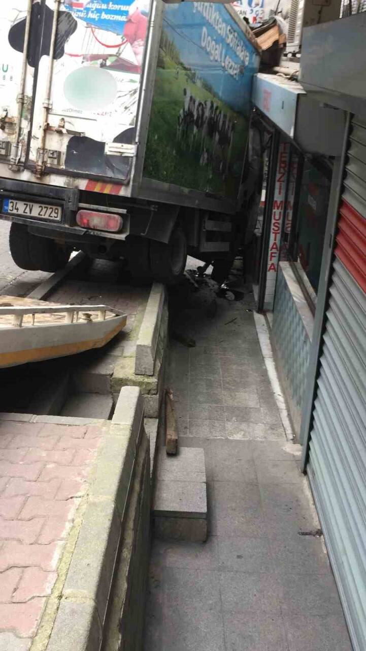 İstanbul’da dehşet anları: Kıl payı kurtuldular