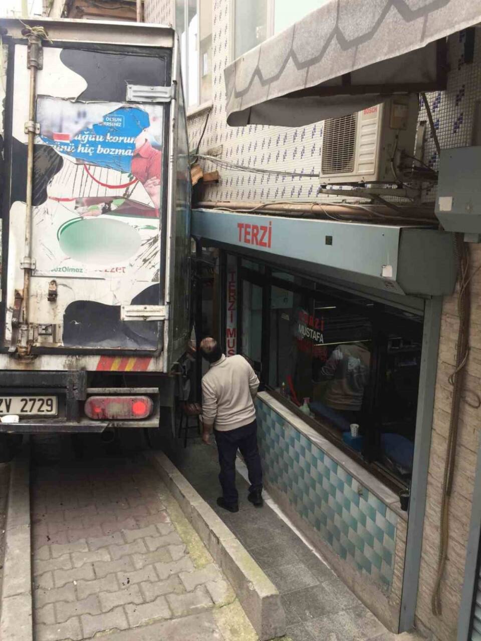 İstanbul’da dehşet anları: Kıl payı kurtuldular