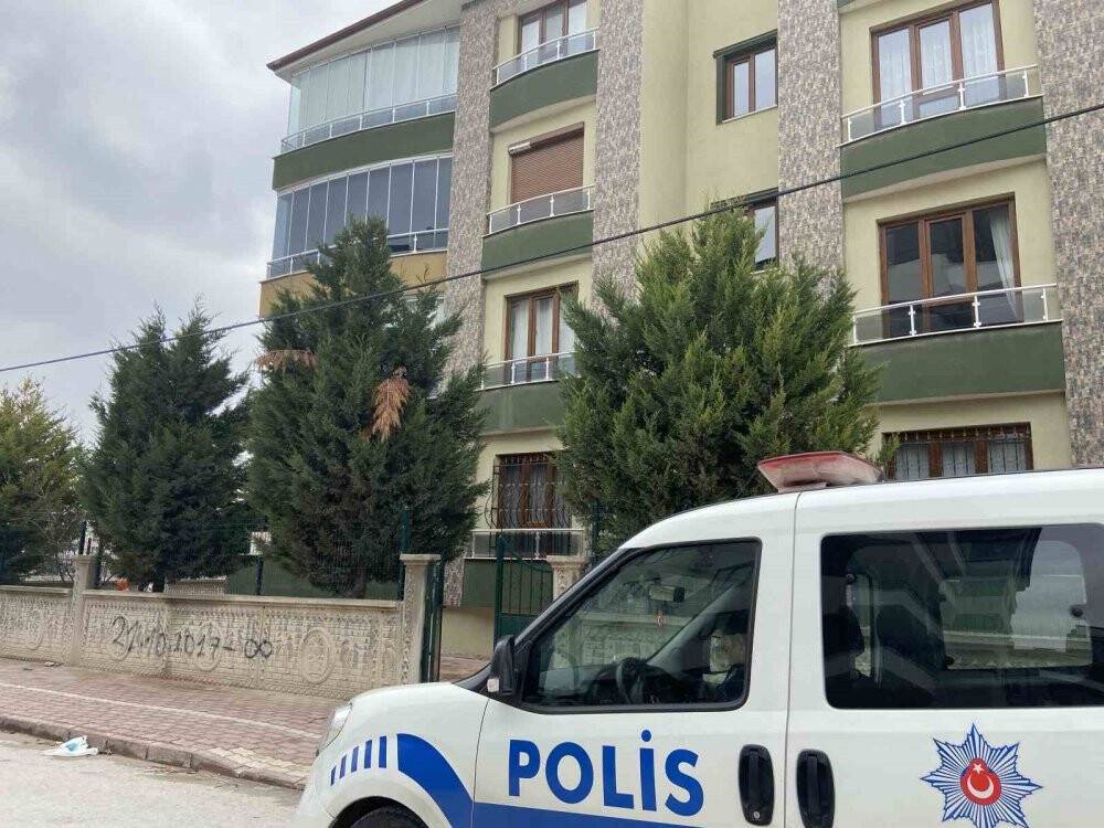 Konya'da cinnet getiren kişi annesini bıçakladı