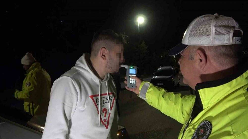 Üflemek yerine yutmaya çalıştı