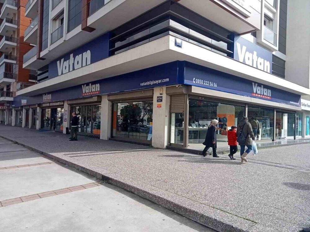 Ünlü teknoloji mağazasından satın aldı, çalıntı çıktı