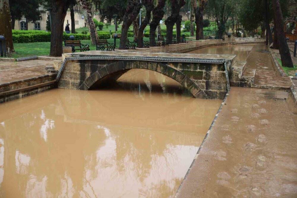 Balıklıgöl çamurla kaplandı