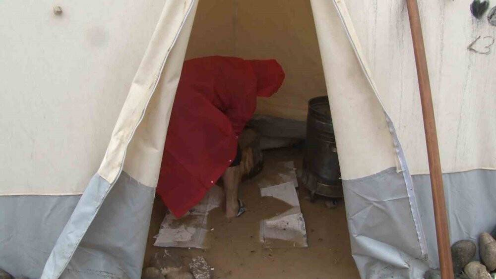 Deprem bölgesinde kuvvetli yağış