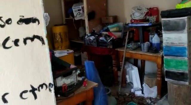 Hırsızlık yaptıkları evin duvarına ‘baba hakkını helal et’ yazdılar