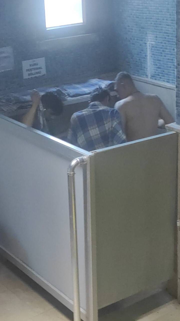 Konya'da araba çalıp gittikleri hamamda peştamalla yakalandılar