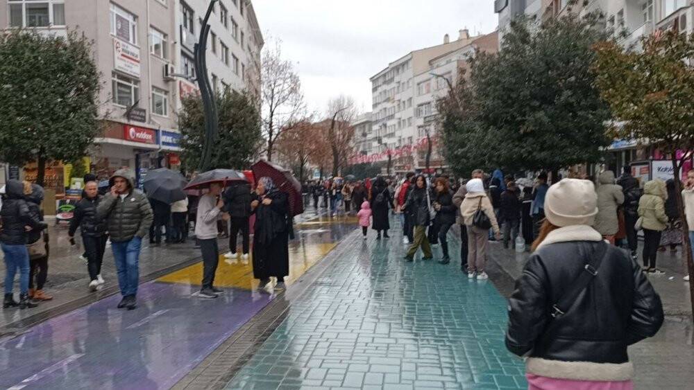 Bolu’da deprem vatandaşları korkuttu