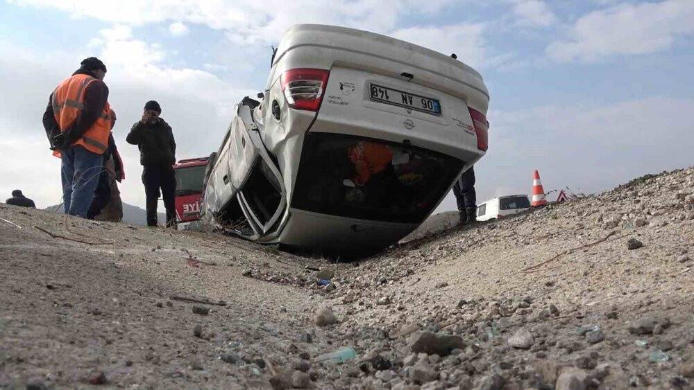 Köpeğe çarpan otomobil 260 metre sürüklendi