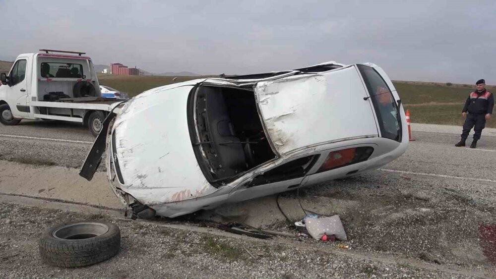 Köpeğe çarpan otomobil 260 metre sürüklendi