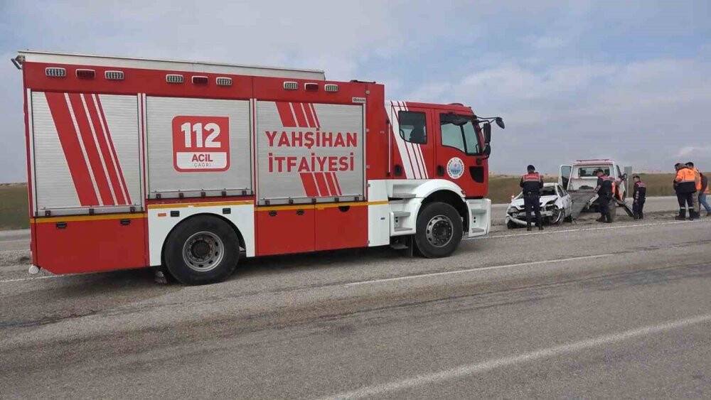 Köpeğe çarpan otomobil 260 metre sürüklendi