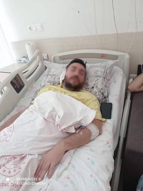 Odunla saldırdı: 8 yaralı