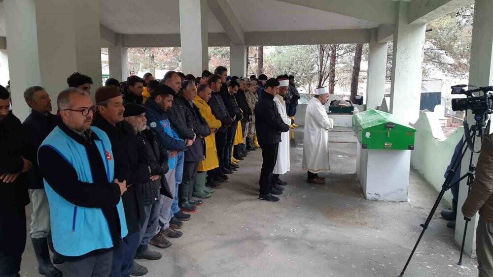 Selde hayatını kaybeden anne ile kızı toprağa verildi