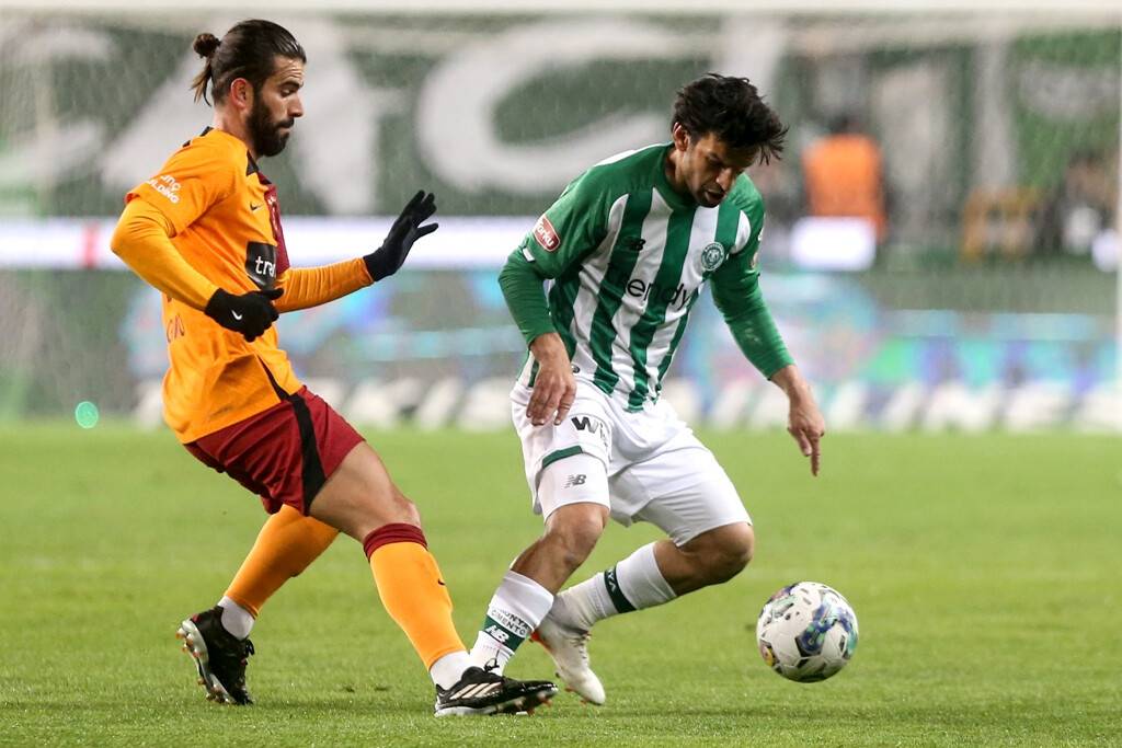 aa-20230317-30601370-30601367-arabamcom-konyaspor-galatasaray.jpg
