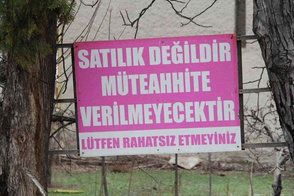 Eskişehir’de sıradışı afiş