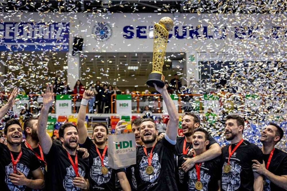 Hentbol Erkekler Türkiye Kupası'nda kazanan belli oldu