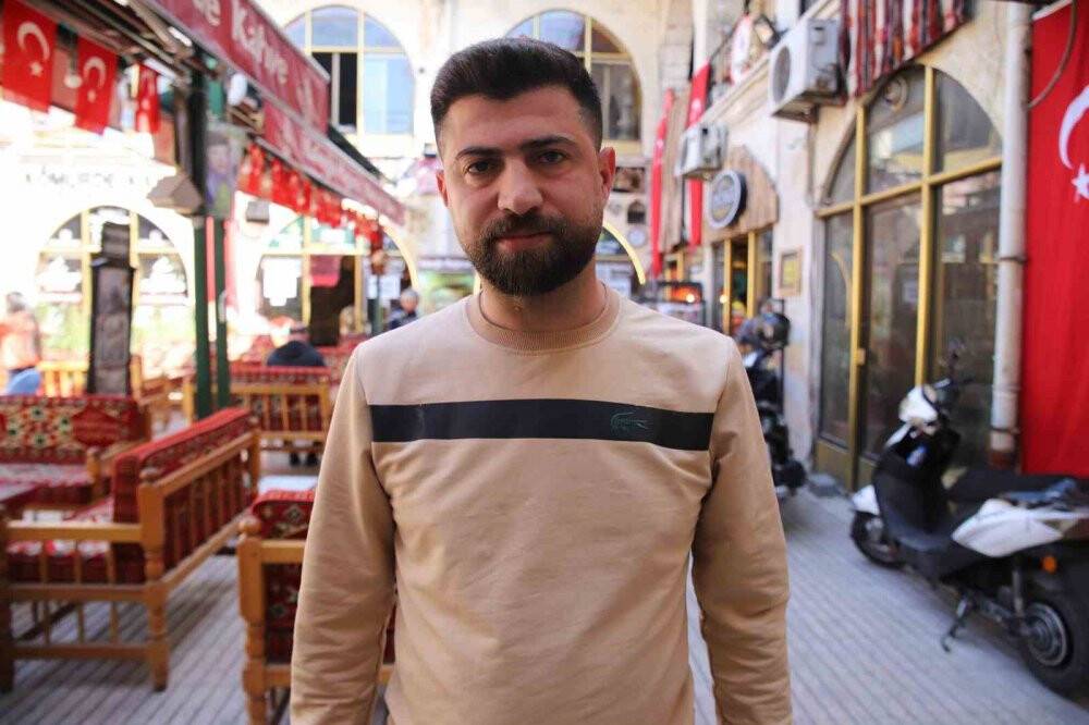 Deprem bölgesindeki esnaf kepenk açmaya başladı