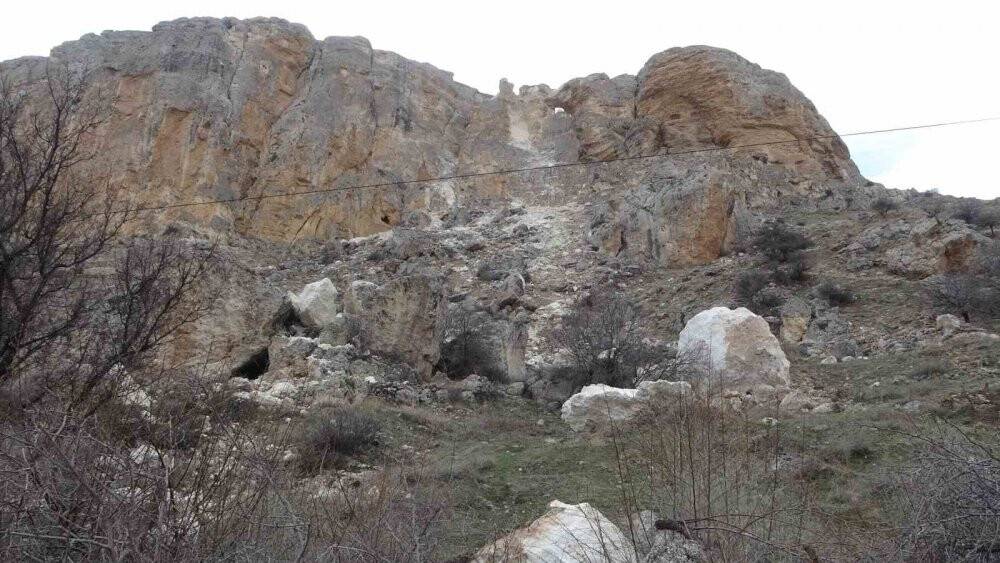 “Böyle bir şey görmedik, dağlar bölük bölük bölündü”
