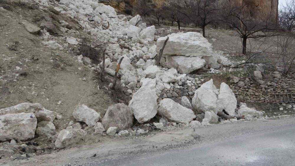 “Böyle bir şey görmedik, dağlar bölük bölük bölündü”