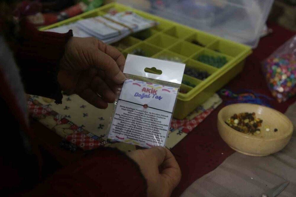 Hobi olarak taşlara şekil vermeye başladı, şimdi yurtdışına bile satıyor