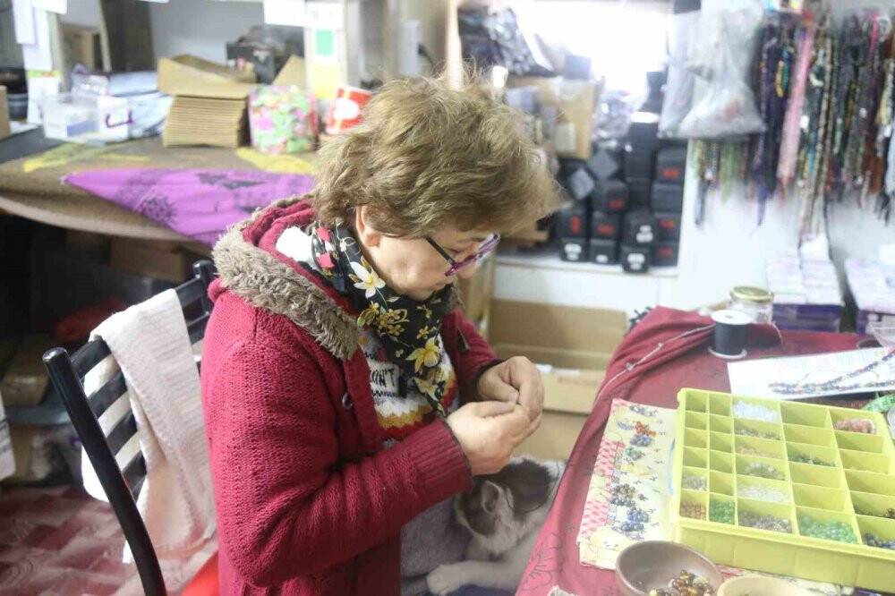 Hobi olarak taşlara şekil vermeye başladı, şimdi yurtdışına bile satıyor