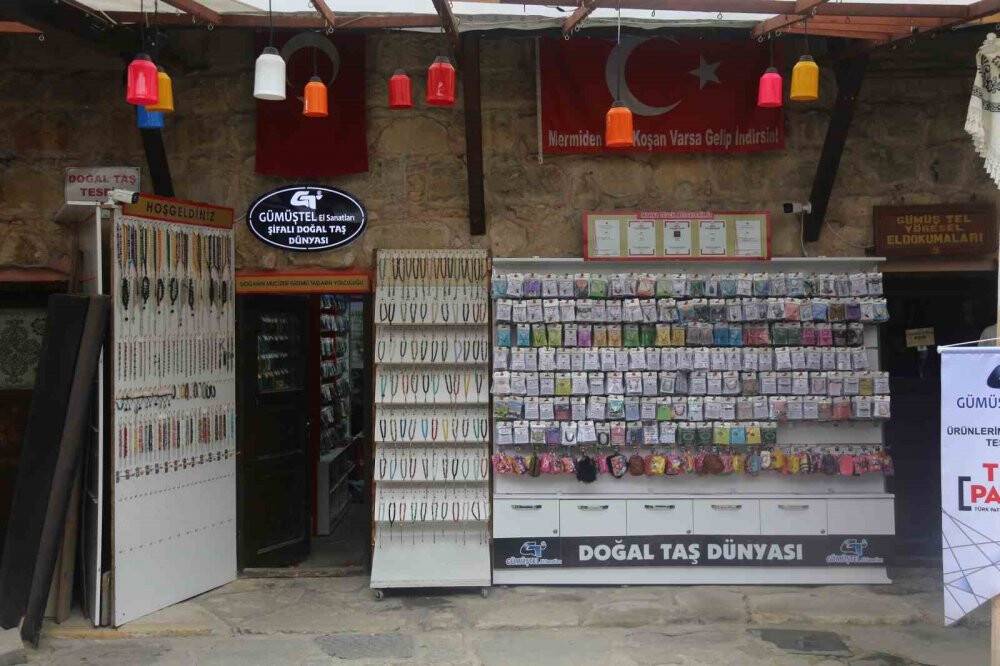 Hobi olarak taşlara şekil vermeye başladı, şimdi yurtdışına bile satıyor