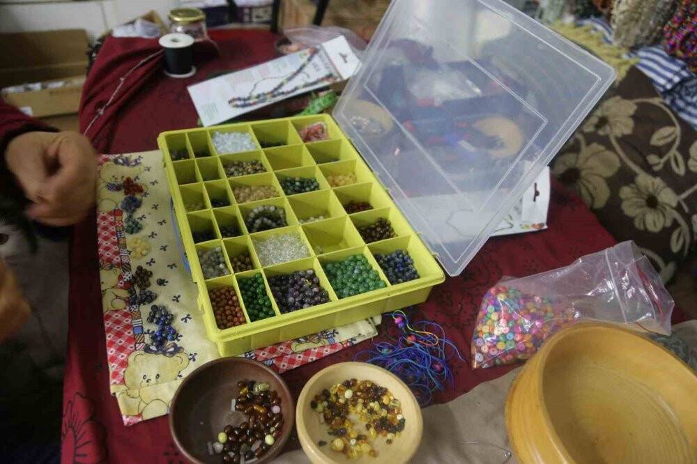 Hobi olarak taşlara şekil vermeye başladı, şimdi yurtdışına bile satıyor