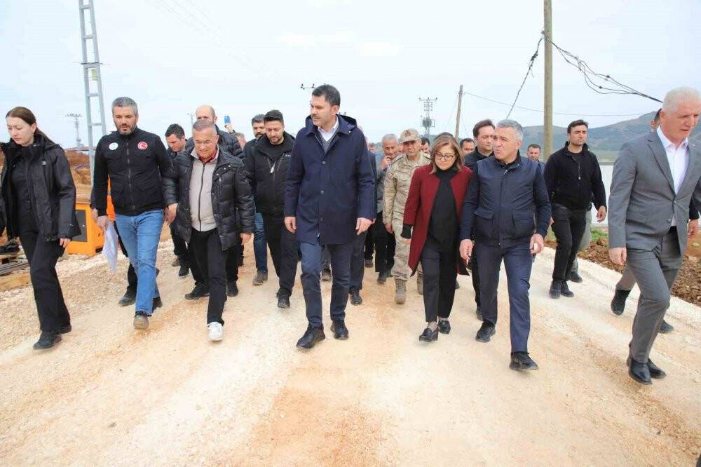 Depremden etkilenen 11 ilde kalıcı konutların temeli atılıyor