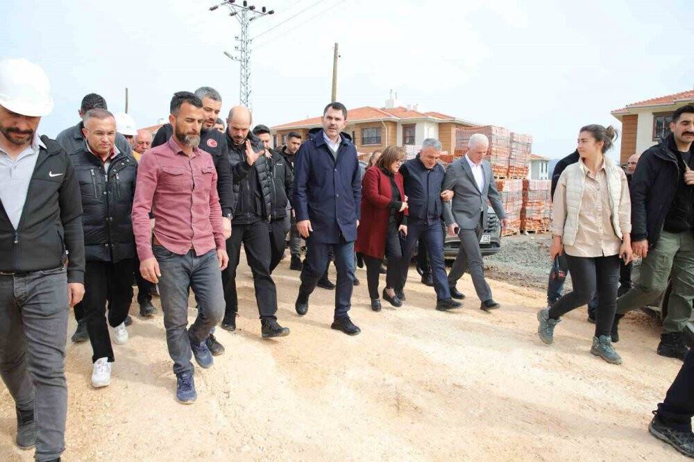 Depremden etkilenen 11 ilde kalıcı konutların temeli atılıyor