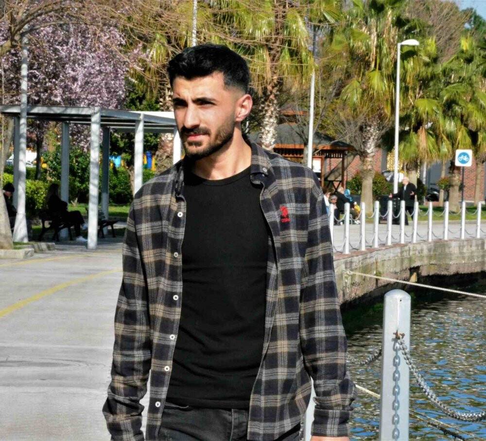 Sahnede türkü söylerken kendi ölüm haberini aldı