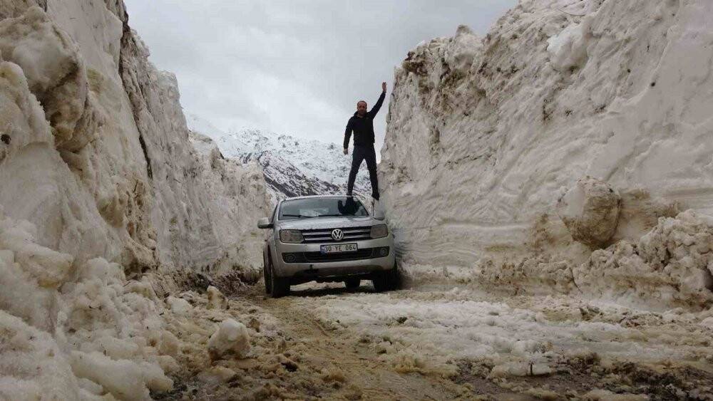 5 metreyi bulan kar tünelleri görsel şölen oluşturdu