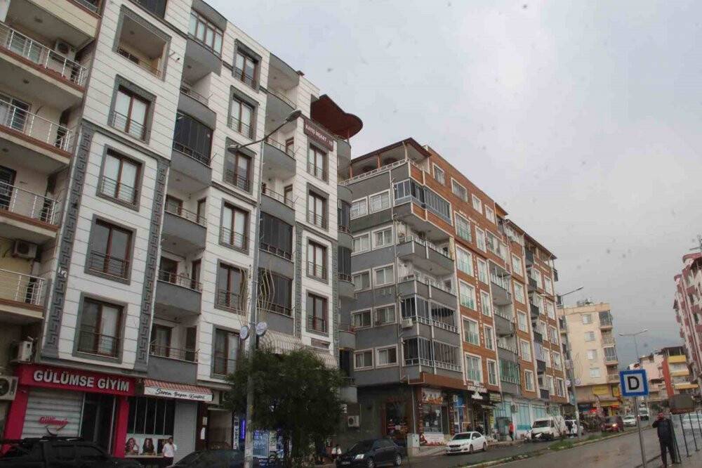 Depremle gündem olan müteahhit milletvekili aday adayı