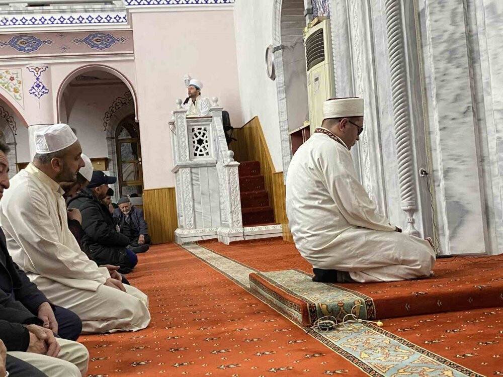 Kulu’da hatimle teravih namazı başladı