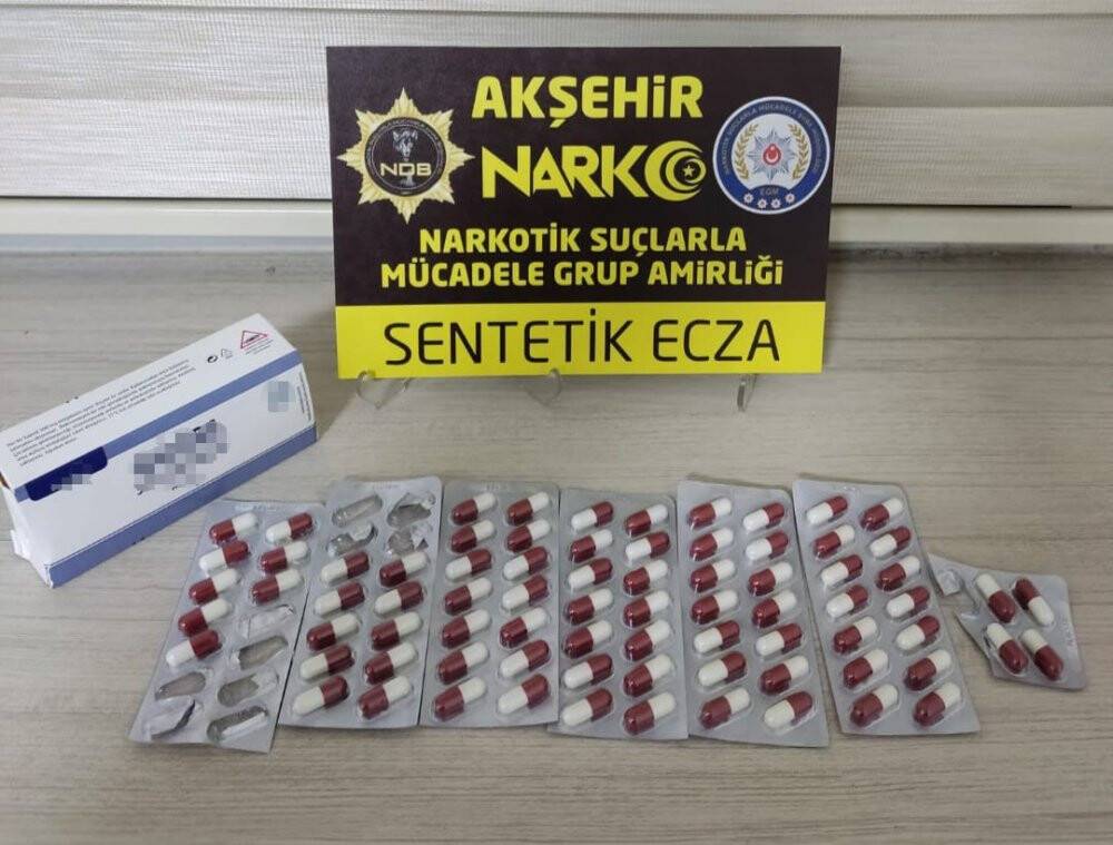 Otogarda kriz geçiren şahsın üzerinden onlarca uyuşturucu hap çıktı