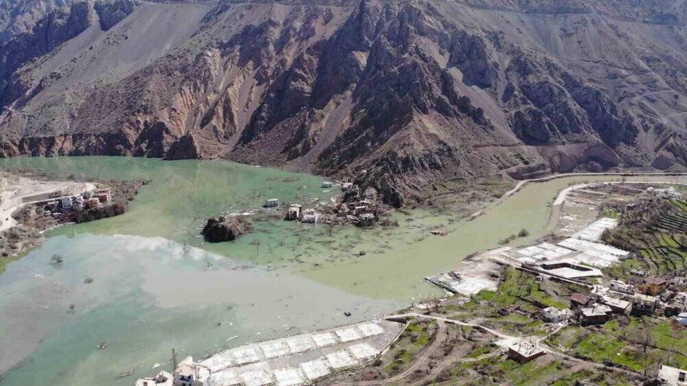 Dükkanlarını bir daha açmamak üzere kapattılar