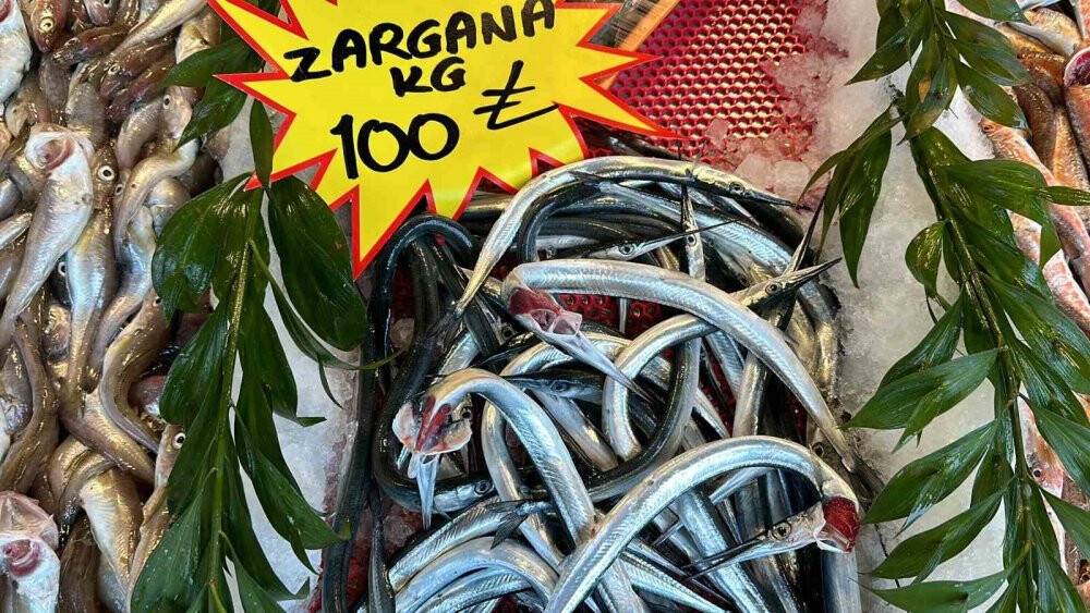 Fosforuyla ünlü balık tezgahlarda yerini almaya başladı