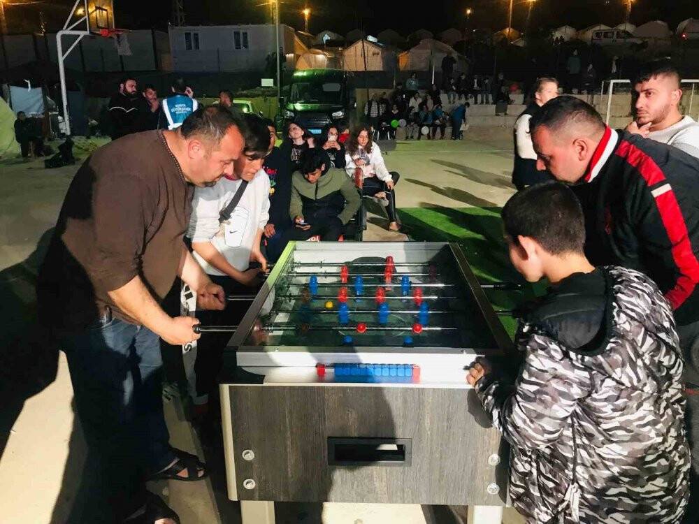 Konya'nın afet bölgesindeki Ramazan etkinlikleri depremzedelere moral oluyor