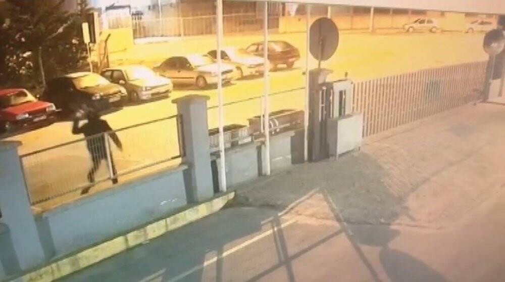 Eski iş yerini yakmaya çalışan kişi yakalandı