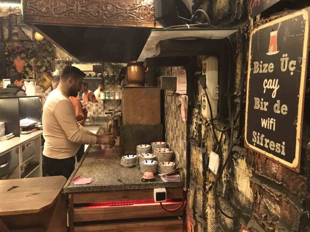 Konya'da iftardan sahura vazgeçilmez lezzet, közde çay