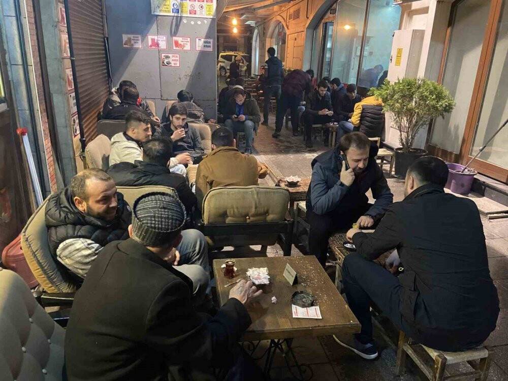 Konya'da iftardan sahura vazgeçilmez lezzet, közde çay